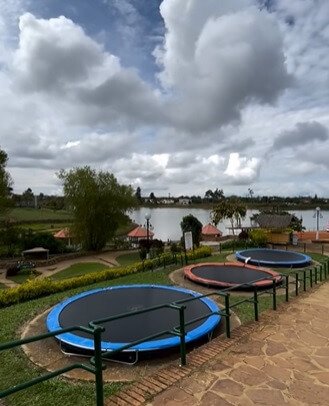 trampolines, club náutico acuarela mesa de los santos